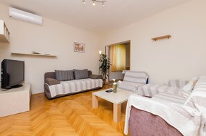 Appartement (A1) | Salle de séjour | Télévision