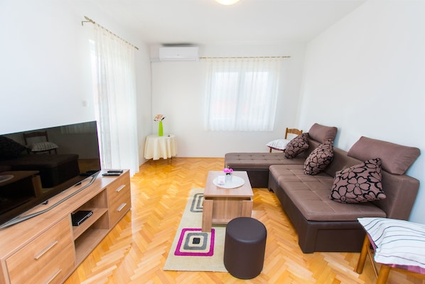 Living room | TV - Apartment Stane (Primosten)