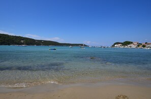 Beach nearby - Apartments Anka (Rab)