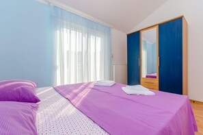 Soundproofing, iron/ironing board, free WiFi, bed sheets