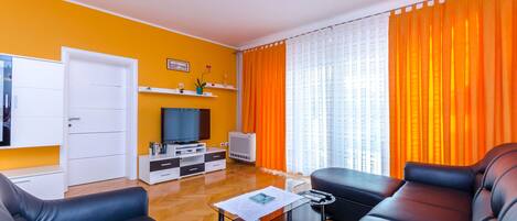 Wohnzimmer | Flachbildfernseher