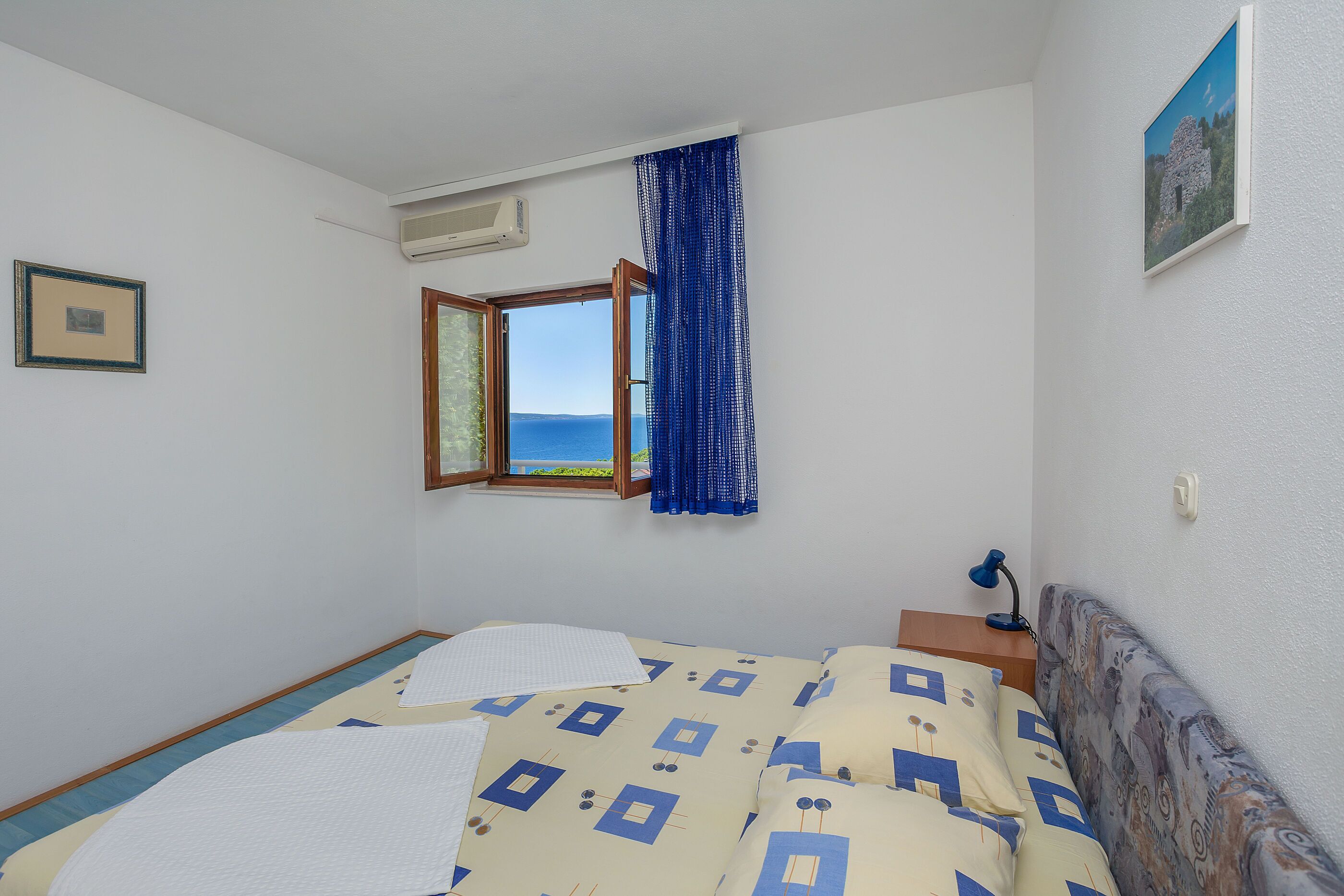 Iron/ironing board, free WiFi