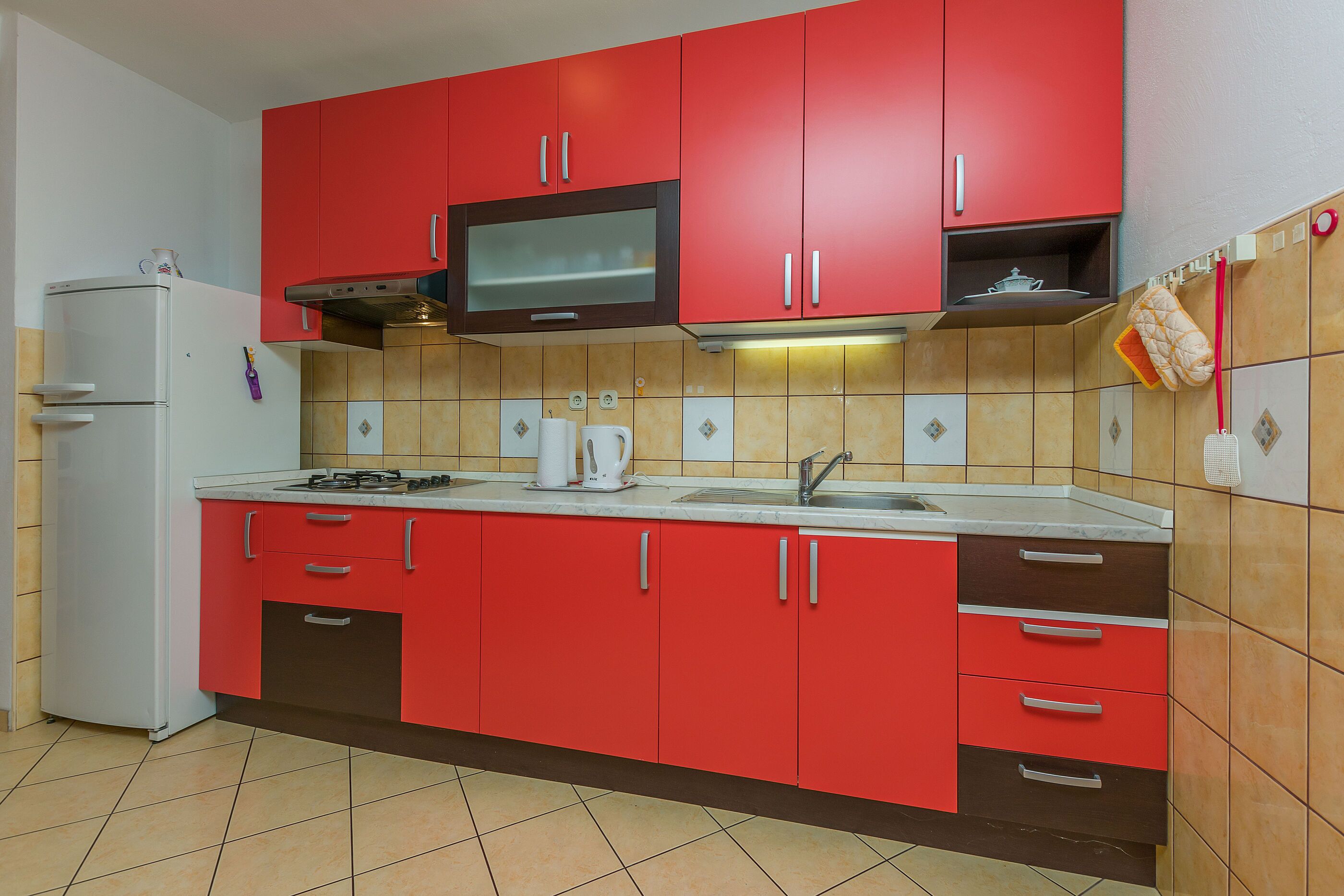 Private kitchen | Fridge, microwave, oven, stovetop