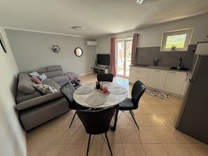 Apartment (A2) | Dining - Apartments Bruno (Baska)