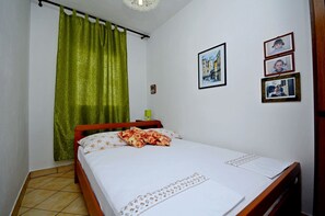 Iron/ironing board, free WiFi