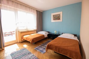 2 bedrooms, iron/ironing board, free WiFi, bed sheets