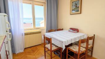 Apartment (A1) | Dining