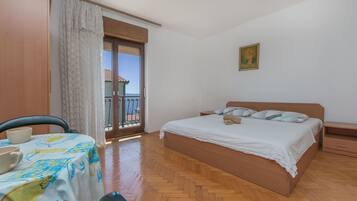 Studio (A1) | Free WiFi, bed sheets