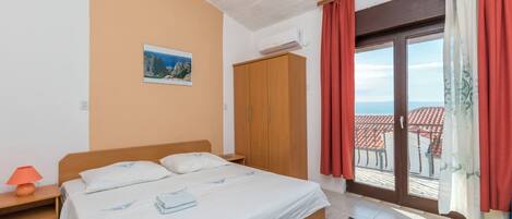Studio (A6) | Free WiFi, bed sheets