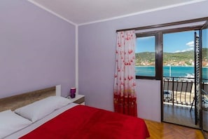 Apartment (A1) | Iron/ironing board, free WiFi, bed sheets - Apartment Orlic (Marina)