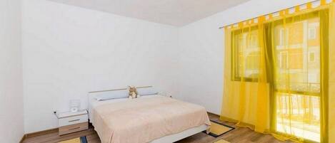 Appartement (A1) | Fer et planche Ă repasser, accĂšs au Wi-Fi (inclus), literie fournie