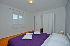 Fer et planche à repasser, accès au Wi-Fi (inclus)