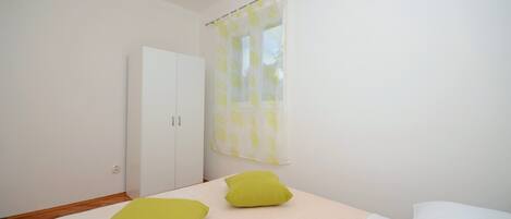 Iron/ironing board, free WiFi