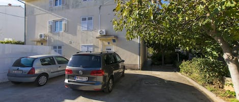 Free self-parking