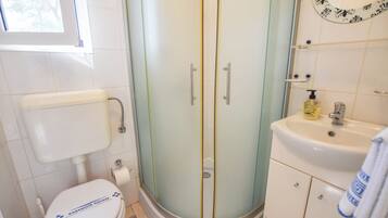 Studio (A1) | Bathroom | Towels