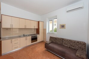 Apartment (A4) | Living room | TV