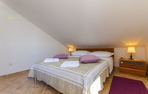 1 bedroom, free WiFi, bed sheets