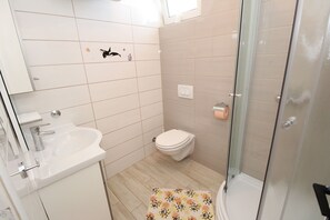 Bathroom | Shower - Apartment Marija (Pag)