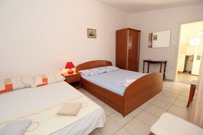 Free WiFi, bed sheets