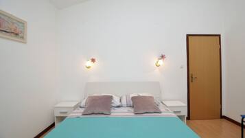 2 عدّة غرف نوم ومكواة/لوح كي وواي فاي مجانًا