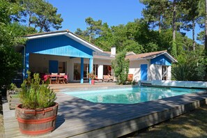 Outdoor pool, a heated pool - exceptional, quiet, golf on 27 holes character villa, heated pool (Biscarrosse)