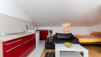 Dapur peribadi | Peti sejuk, dapur, pembancuh kopi espreso