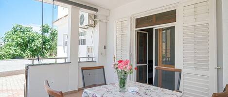 Apartment (A2) | Balkon