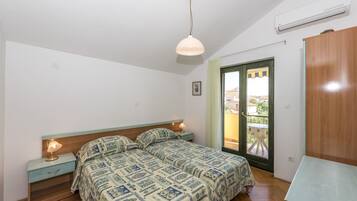 Apartment (A2) | Free WiFi, bed sheets