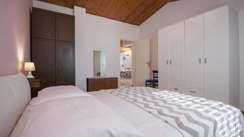 2 bedrooms