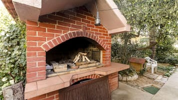 Kawasan BBQ/berkelah