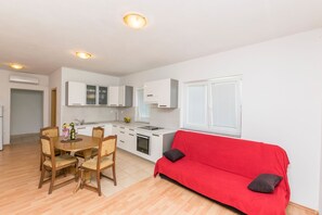 Apartment (A2) | Living room | TV