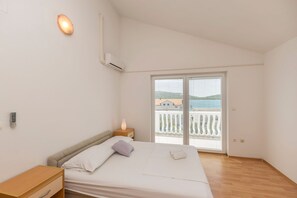 Apartment (A3) | Free WiFi, bed sheets - Apartments Rosanda (Pirovac)