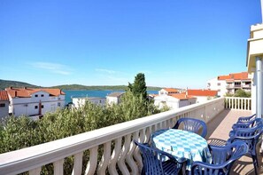 Apartment (A3) | Water view - Apartments Rosanda (Pirovac)