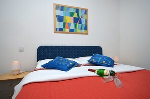 Fer et planche à repasser, Wi-Fi gratuit, draps fournis