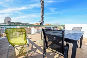 Apartment (A2) | Balcony