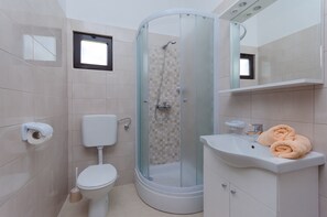 Bathroom | Shower - Apartments Branka (Moscenicka Draga)