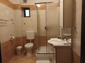 Apartment (A3) | Bathroom