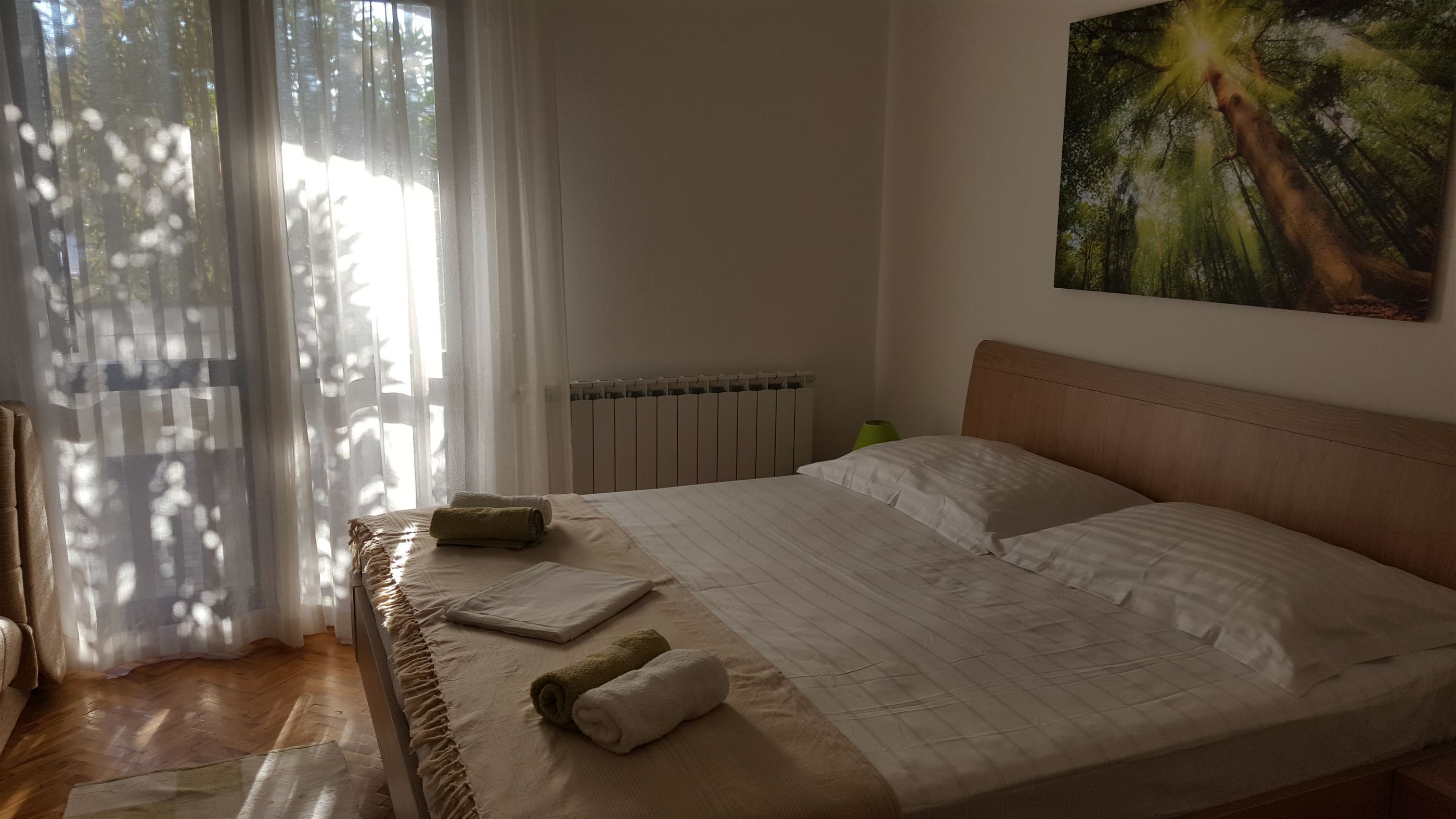 WiFi (free), bed sheets