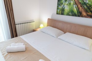 Apartment (A2) | WiFi (free), bed sheets - Apartments Ivo (Pag)