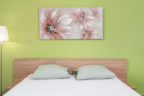 Studio (A1) | Free WiFi, bed sheets