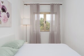 Apartment (A2) | Free WiFi, bed sheets