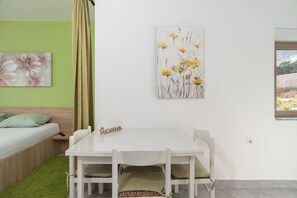 Studio (A1) | Restauration