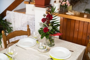 Private kitchen | Fridge, microwave, oven, stovetop - Apartment Mirjam (Bibinje)