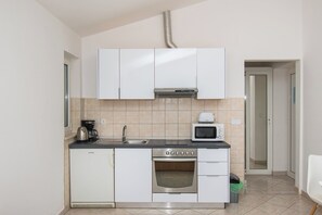 Studio (A3) | Private kitchen