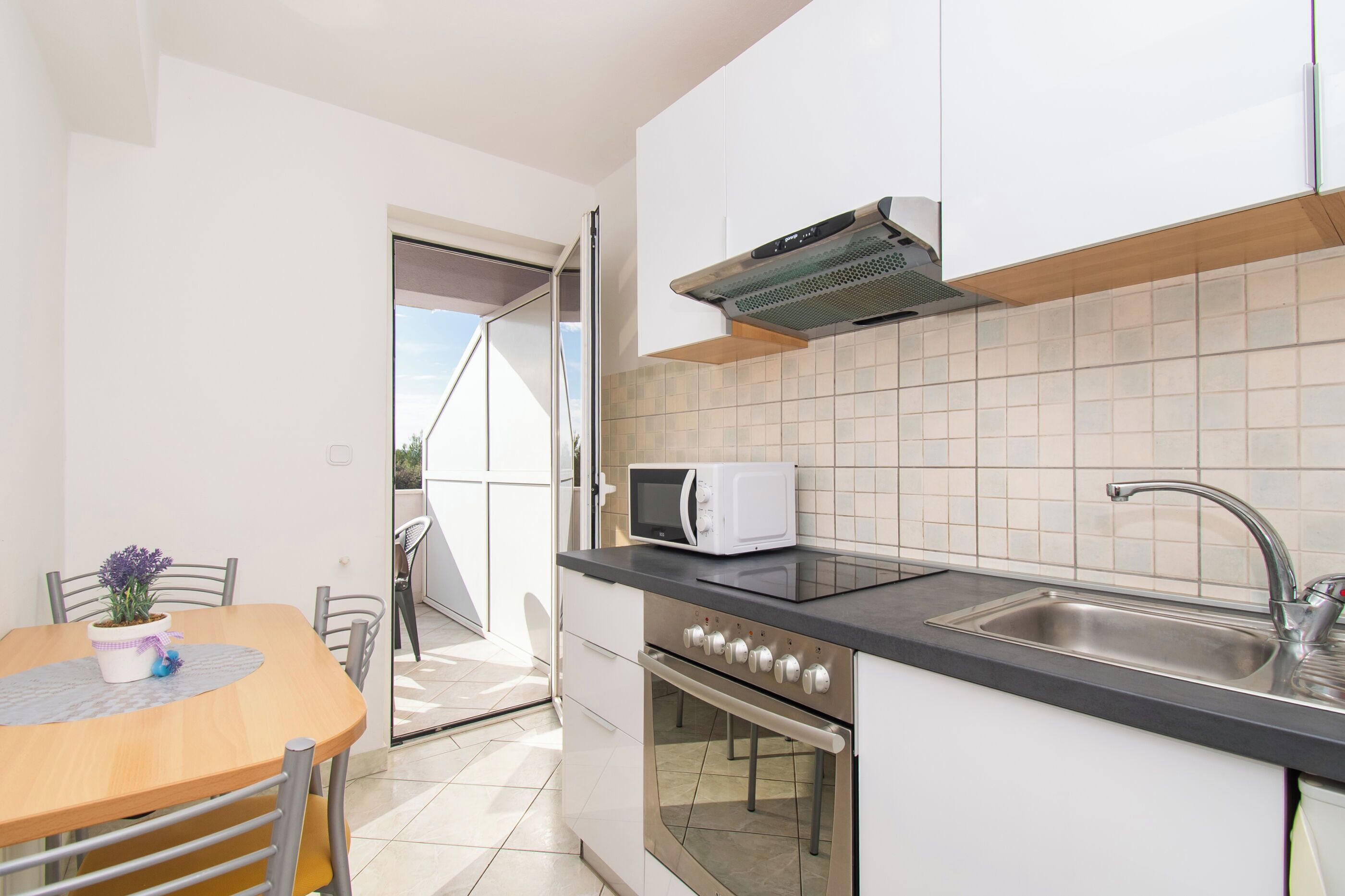 Apartment (A2) | Eigene Küche | Kühlschrank, Ofen, Kochgeschirr/Geschirr/Besteck
