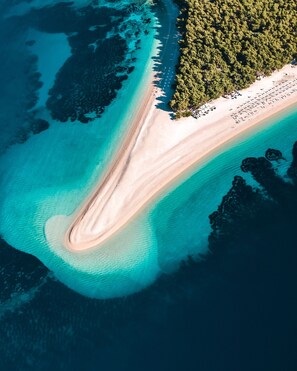 Beach nearby - Apartments and Rooms LEA (Bol)