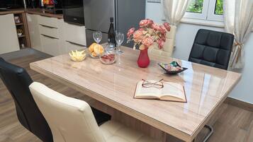 Apartment (A1) | Dining