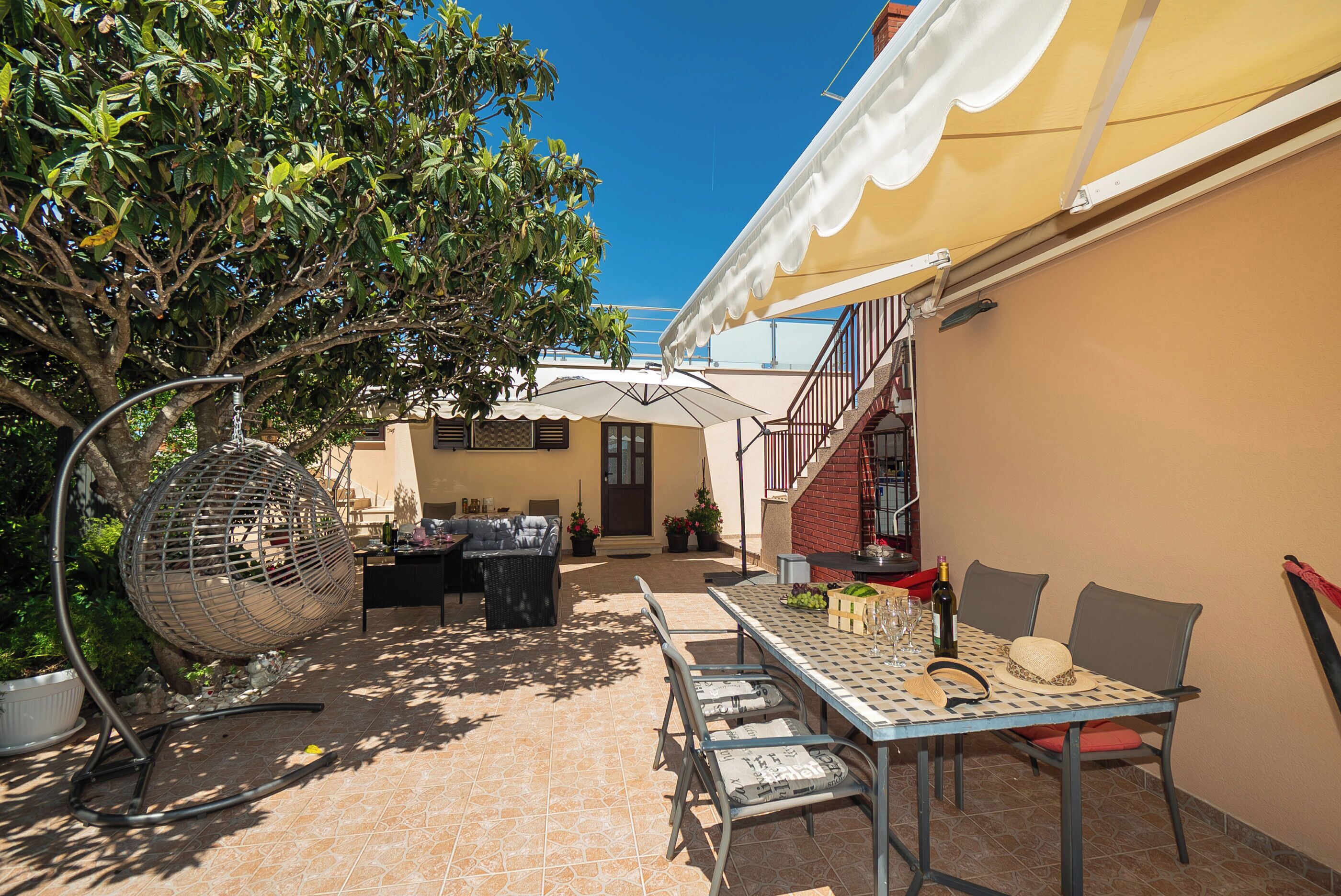 Khu ẩm thực ngoài trời