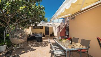 Khu ẩm thực ngoài trời