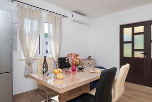Apartment (A1) | Dining